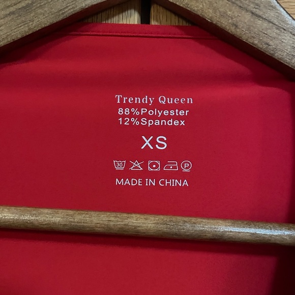 Bundle H&M & Trendy Queen Long Sleeve Basic Tops Red White Black Square/Crew - Picture 10 of 12